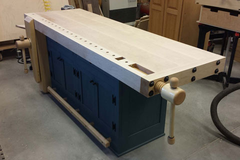 Wagon vise installed on a workbench